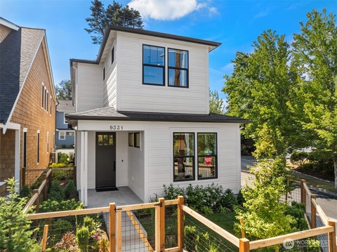 Photo of 9331 126th Avenue NE, Kirkland, WA 98033 (MLS # 2580385)