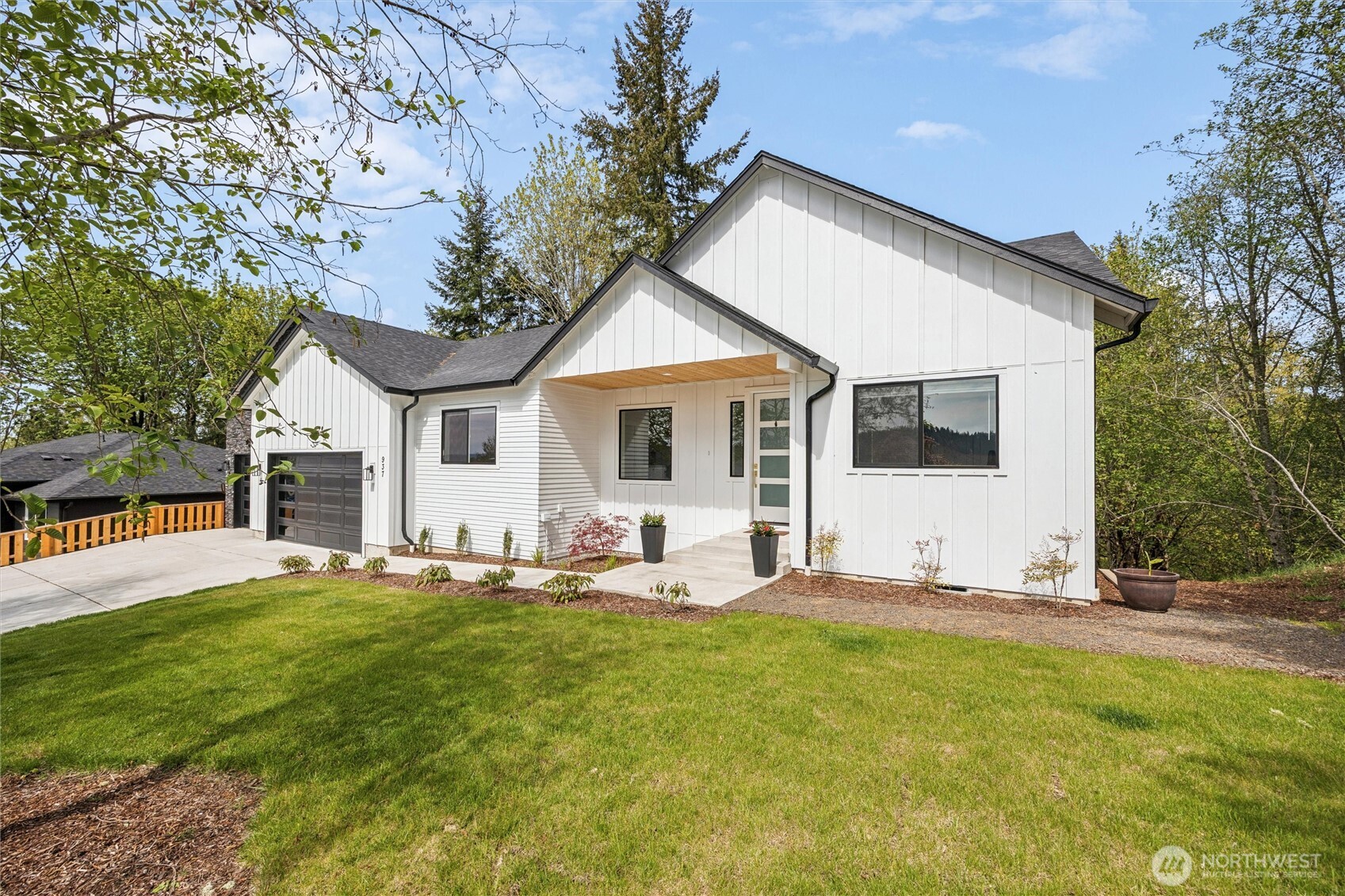 937 Edinburgh Court
