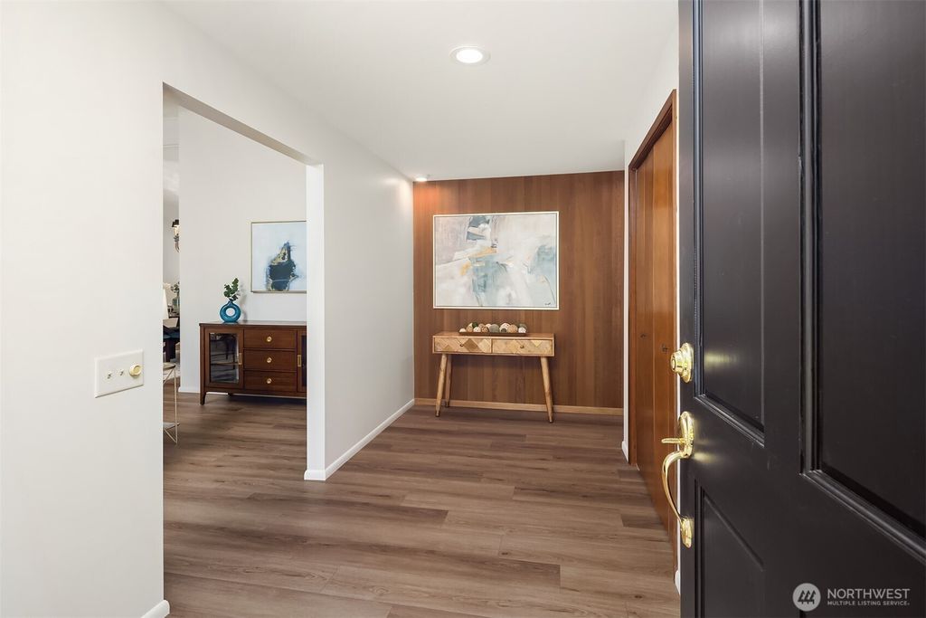 Photo of 4230 90 Avenue SE, Mercer Island, WA 98040 (MLS # 2387388)