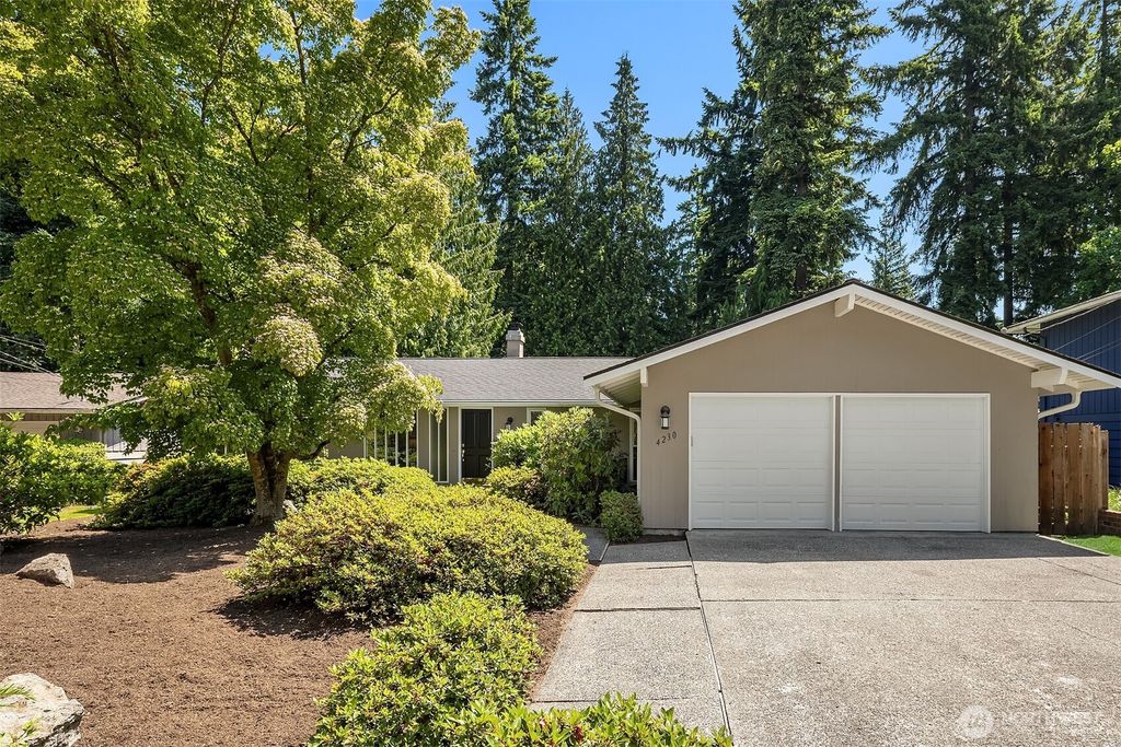 Photo of 4230 90 Avenue SE, Mercer Island, WA 98040 (MLS # 2387388)