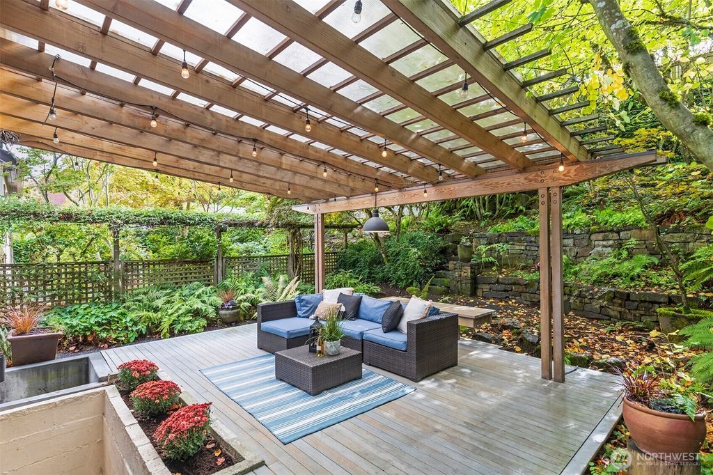 Photo of 7 Newell Street, Seattle, WA 98109 (MLS # 2430990)
