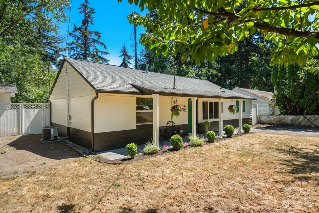 Photo of 22801 53rd Avenue W, Mountlake Terrace, WA 98043 (MLS # 2269800)