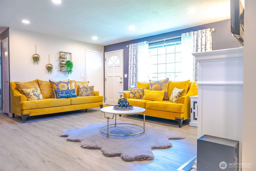 Photo of 22941 105th Avenue SE, Kent, WA 98031 (MLS # 2499053)