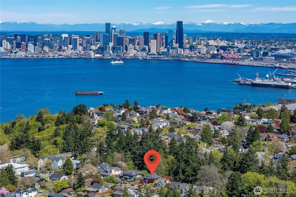Photo of 2640 Walnut Avenue SW, Seattle, WA 98116 (MLS # 2363816)