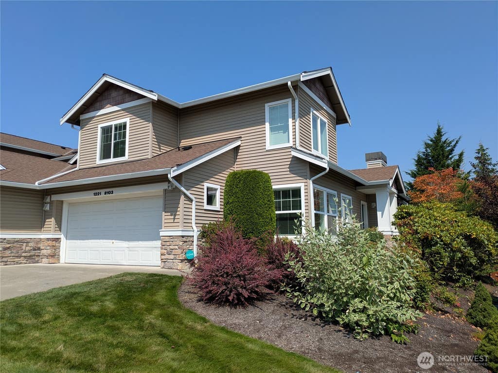 Photo of 1221 65th Street SE #103, Auburn, WA 98092 (MLS # 2568312)