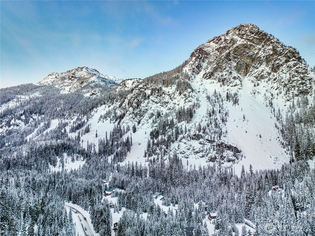 Photo of 27 Alpental Strasse, Snoqualmie Pass, WA 98068 (MLS # 2457183)