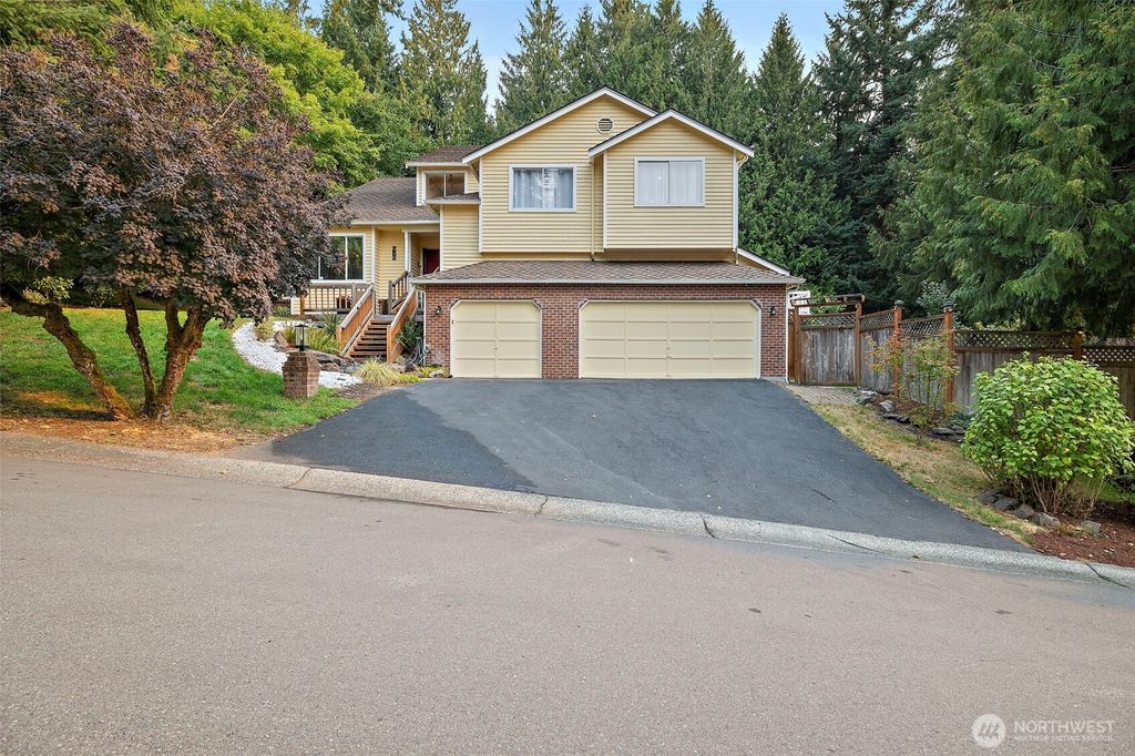 Photo of 929 187th Place SW, Lynnwood, WA 98036 (MLS # 2430773)