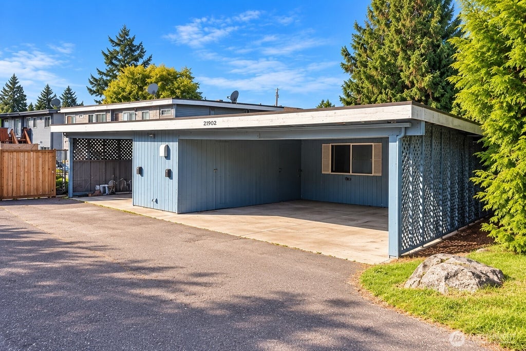 Photo of 21902 29th Ave South AVE, Des Moines, WA 98198 (MLS # 2588485)