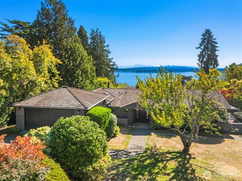 Photo of 6115 NE Keswick Drive, Seattle, WA 98105 (MLS # 2584615)
