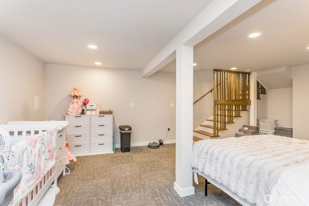 listing image 9361107321390140988