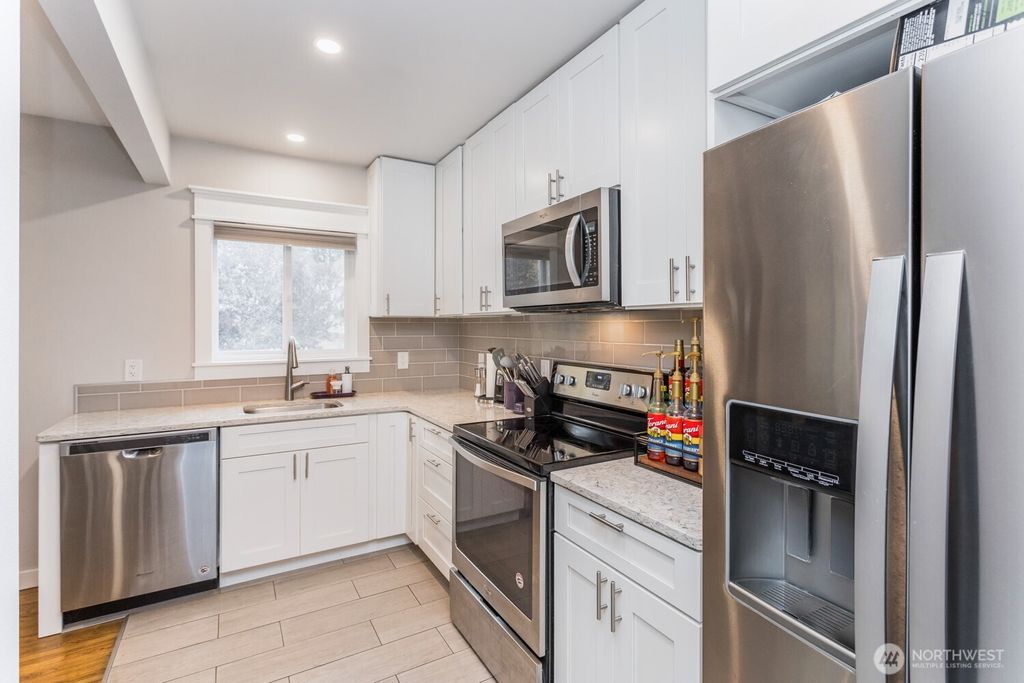 listing image 9367441878132080501