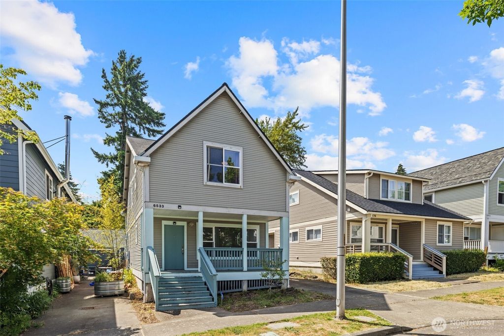 Photo of 6533 29th Avenue S, Seattle, WA 98108 (MLS # 2392051)