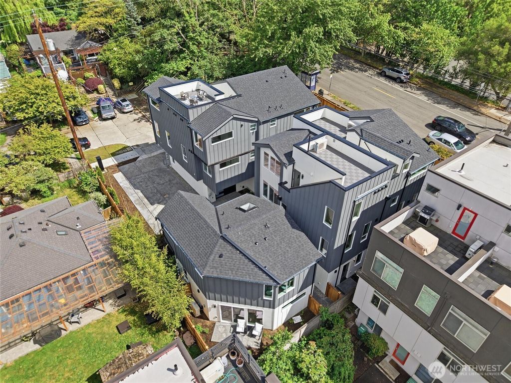 Photo of 1401 29th Avenue, Seattle, WA 98122 (MLS # 2546048)