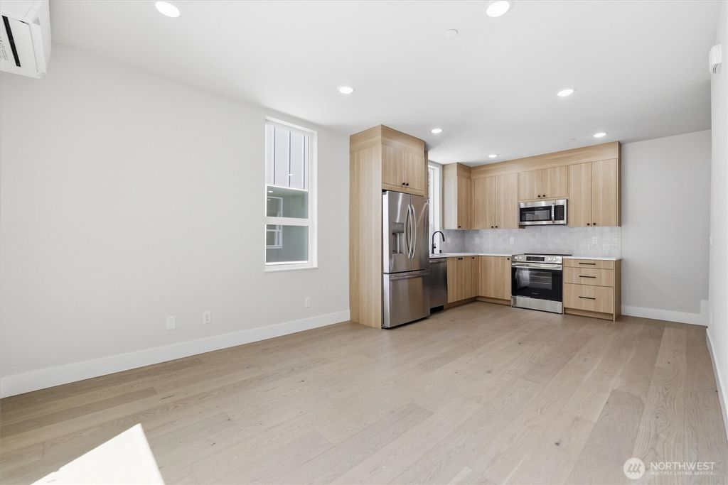 Photo of 1401 29th Avenue, Seattle, WA 98122 (MLS # 2546048)