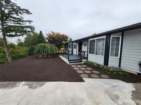 Photo of 1802 N 35th Street, Mount Vernon, WA 98273 (MLS # 2428451)