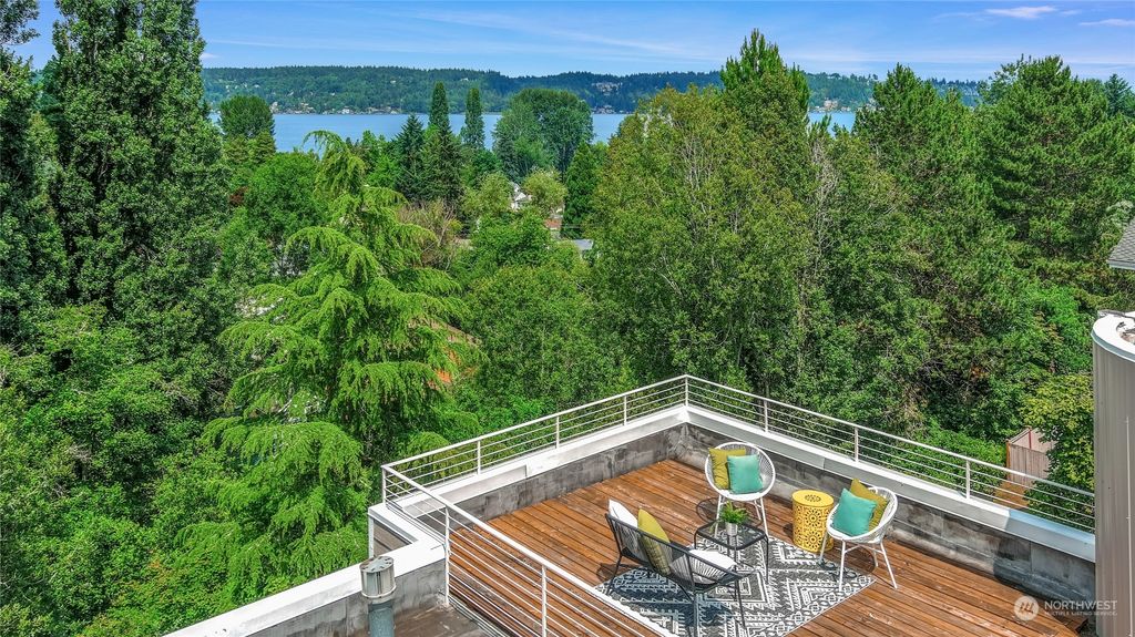 Photo of 4632 NE 89th Street, Seattle, WA 98115 (MLS # 2129886)