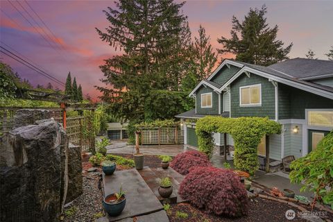 Photo of 13128 SE Newport Way, Bellevue, WA 98006 (MLS # 2527111)