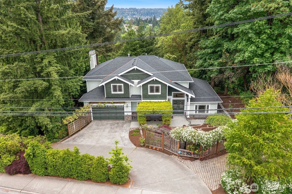 Photo of 13128 SE Newport Way, Bellevue, WA 98006 (MLS # 2527111)