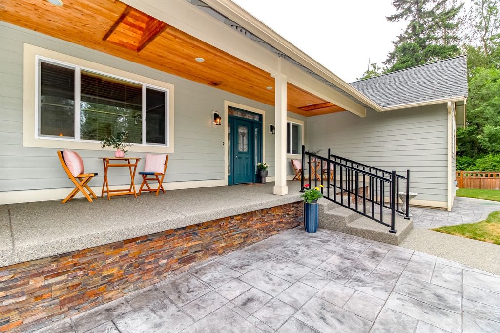 Photo of 35604 Military Road S, Auburn, WA 98001 (MLS # 2128257)