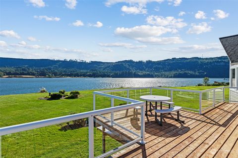 A home in Cathlamet