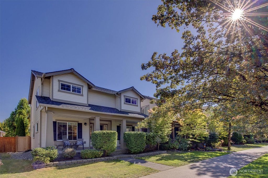 Photo of 35101 SE Ridge Street, Snoqualmie, WA 98065 (MLS # 2434536)