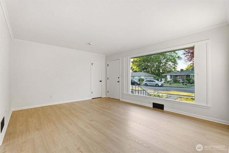 924 E 57th Street