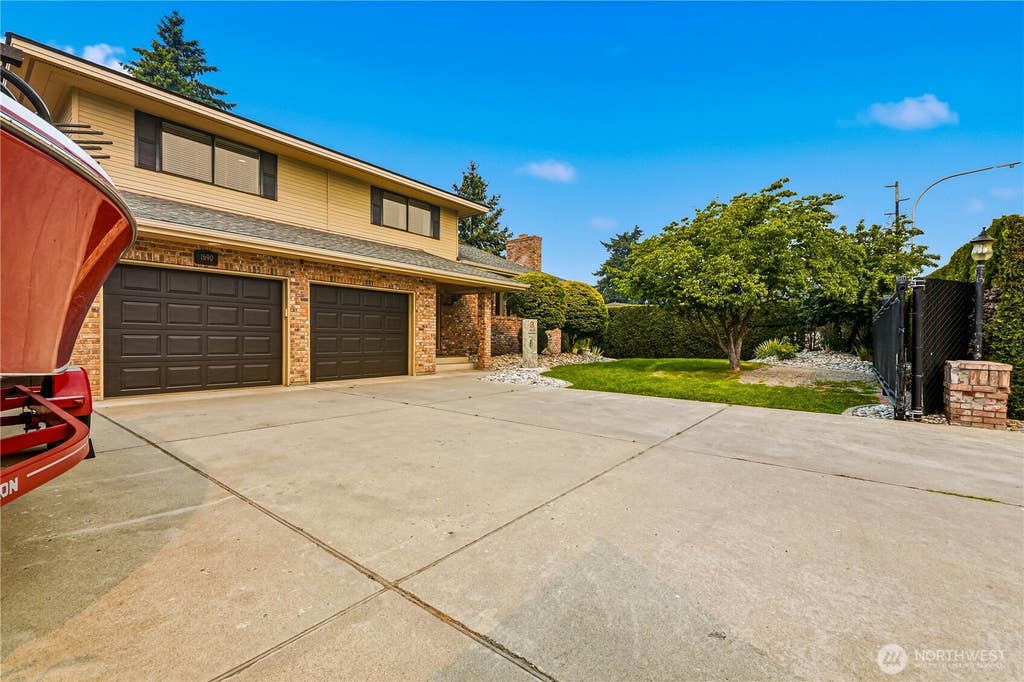 Photo of 1690 Eastmont Avenue, East Wenatchee, WA 98802 (MLS # 2563867)