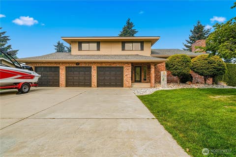 Photo of 1690 Eastmont Avenue, East Wenatchee, WA 98802 (MLS # 2563867)