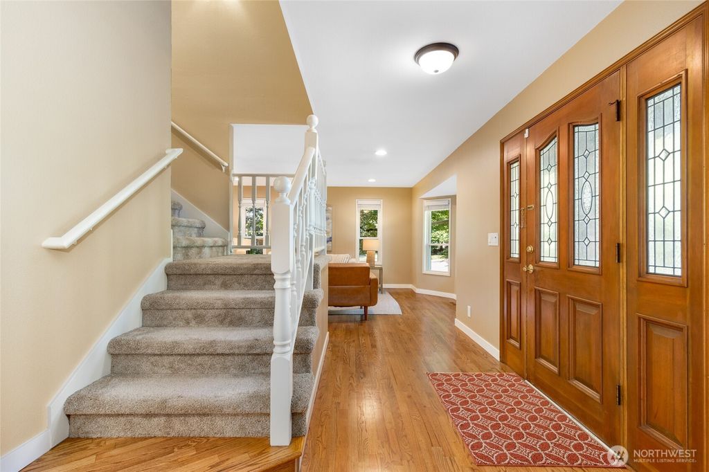 Photo of 24209 SE 45th Street, Sammamish, WA 98029 (MLS # 2410537)