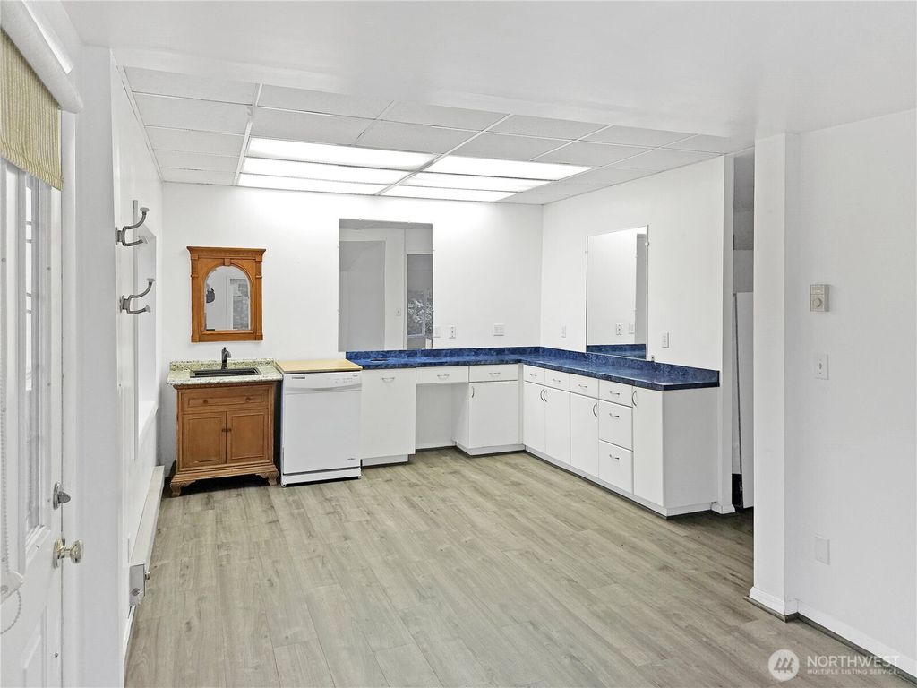 Photo of 808 Pacific Avenue N, Long Beach, WA 98631 (MLS # 2462955)