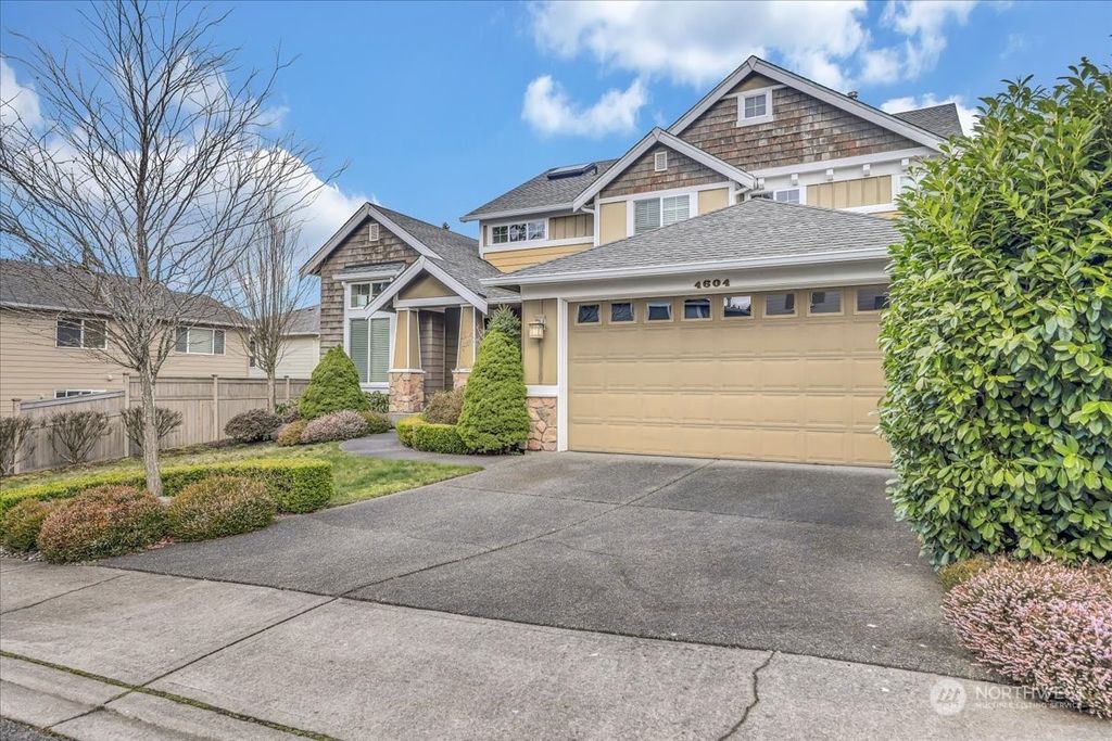Photo of 4604 NE 1st Court, Renton, WA 98059 (MLS # 2043188)