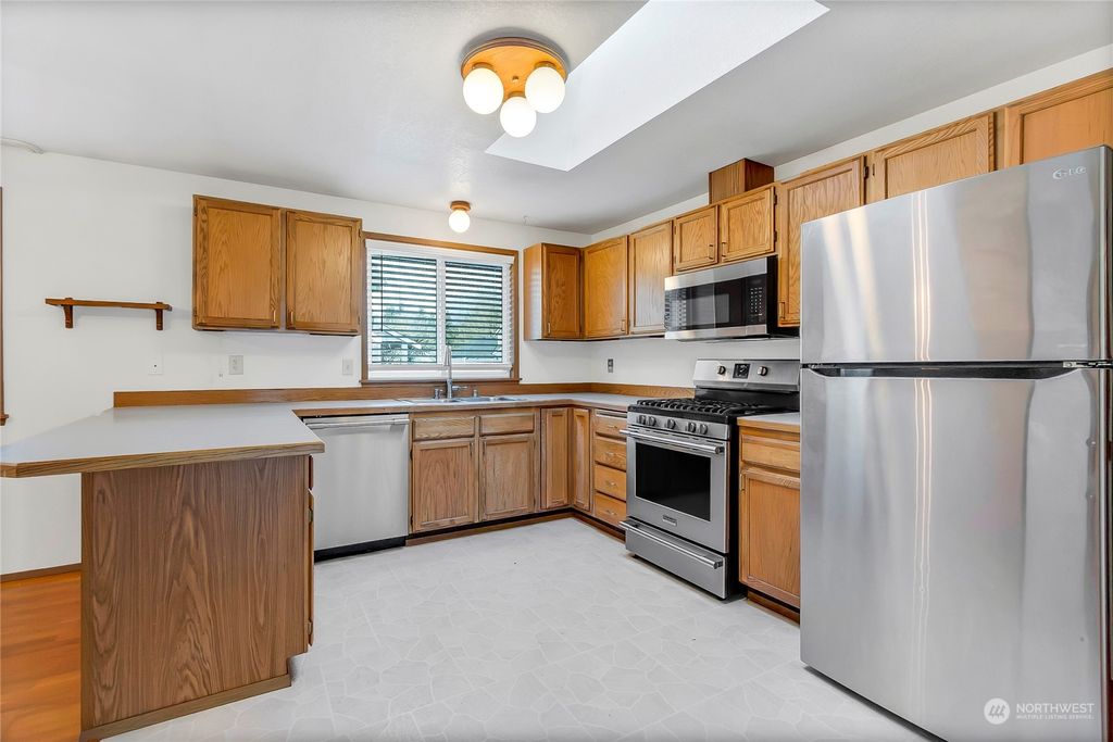 Photo of 2004 SW 353rd Place, Federal Way, WA 98023 (MLS # 2330802)