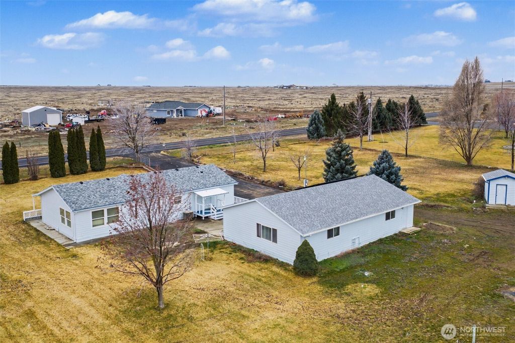 Photo of 4698 St Highway 28 E, Soap Lake, WA 98851 (MLS # 2476290)