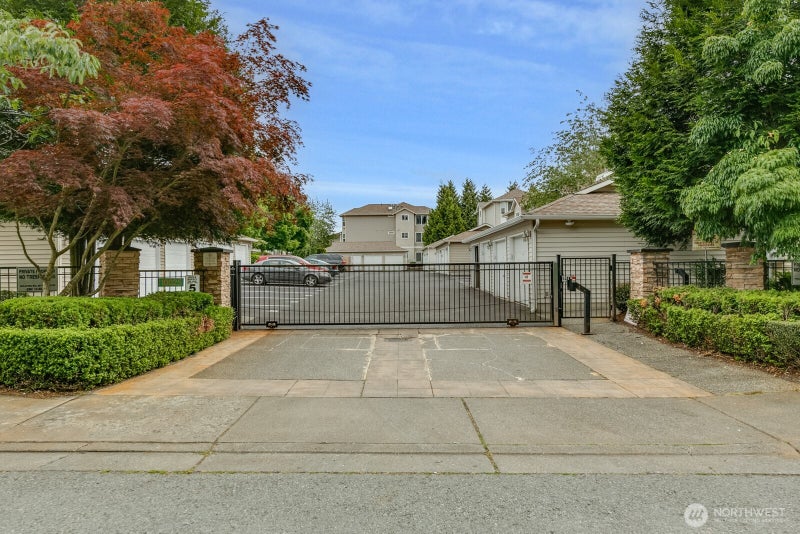 10025 9th Avenue W C302