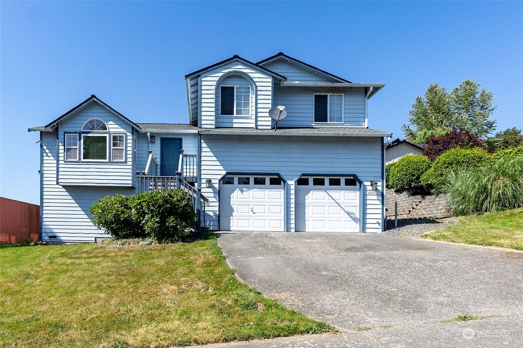 Photo of 6905 54th Place NE, Marysville, WA 98270 (MLS # 2261989)