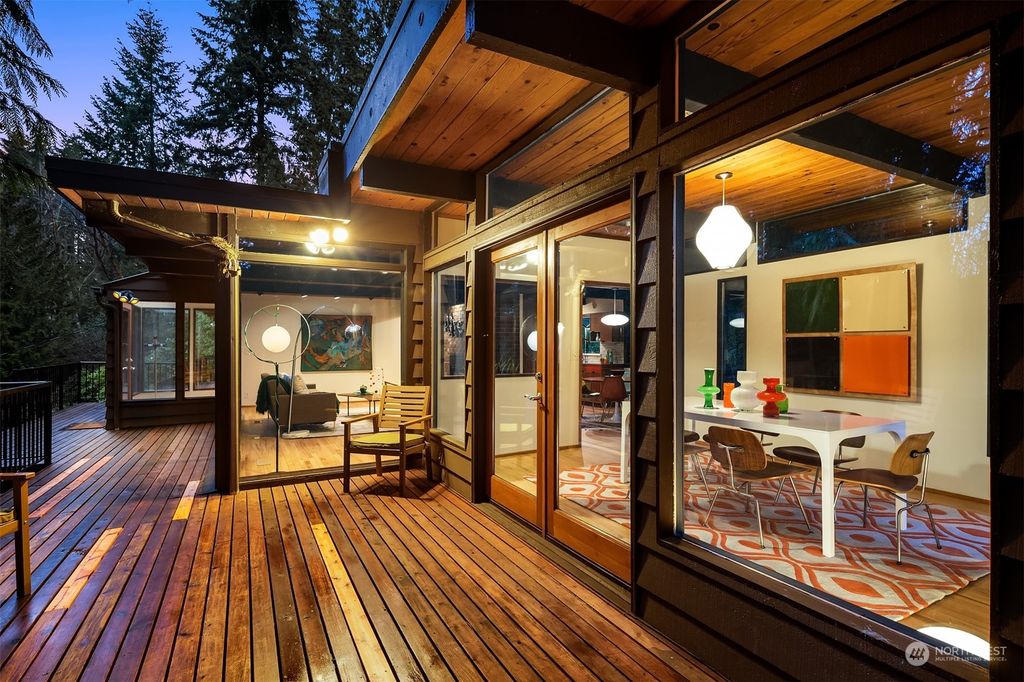 Photo of 4069 NE 196th Street, Lake Forest Park, WA 98155 (MLS # 2026816)