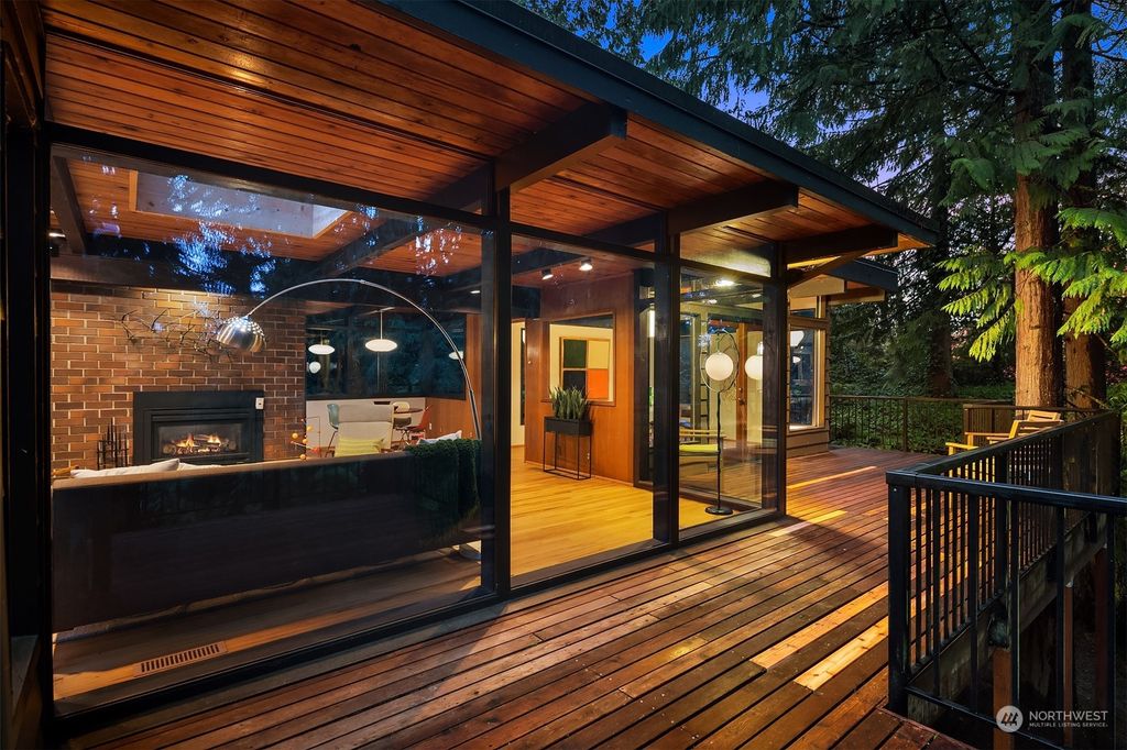 Photo of 4069 NE 196th Street, Lake Forest Park, WA 98155 (MLS # 2026816)