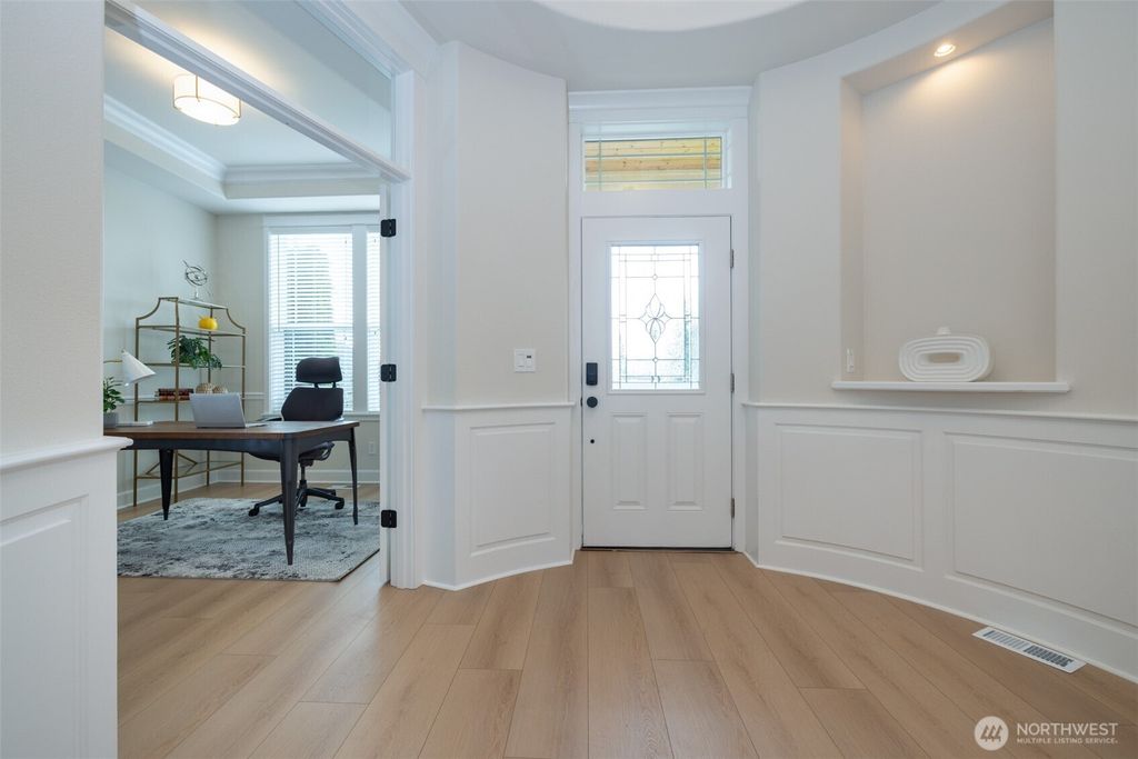 Photo of 723 S 37th Street, Renton, WA 98055 (MLS # 2367678)