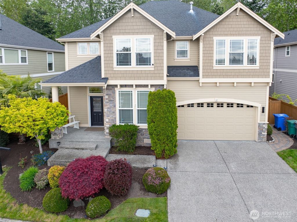 Photo of 723 S 37th Street, Renton, WA 98055 (MLS # 2367678)