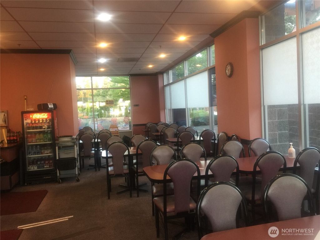 Photo of 1414 SE Lake Tapps Parkway, Auburn, WA 98092 (MLS # 2465994)