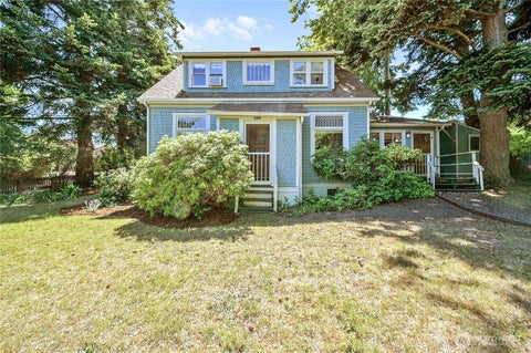 Photo of 911 Tyler Street, Port Townsend, WA 98368 (MLS # 2584689)