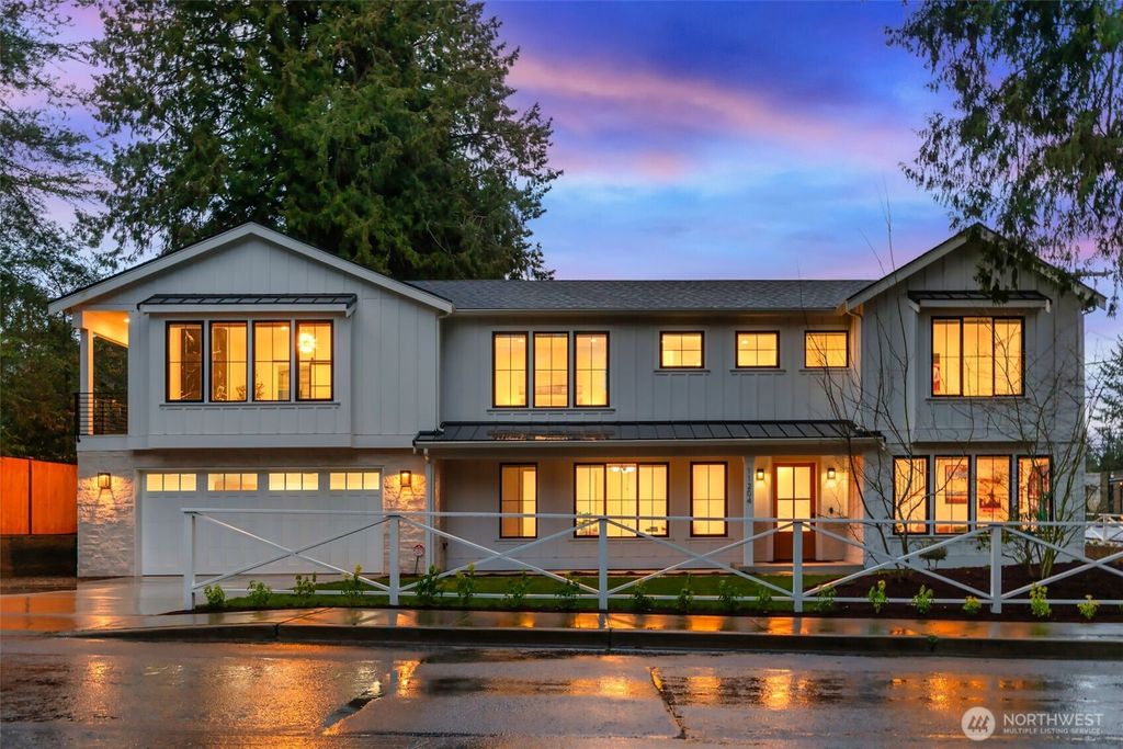Photo of 11204 108th Ave Ave NE, Kirkland, WA 98033 (MLS # 2518986)