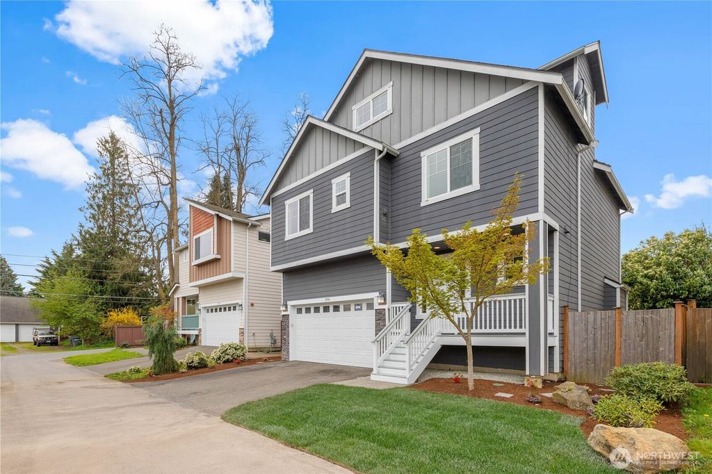 Photo of 2906 S 135th Street, Tukwila, WA 98168 (MLS # 2506552)