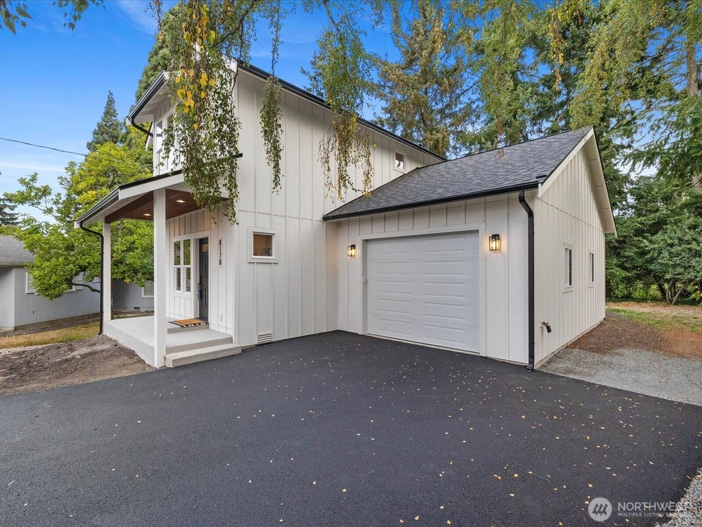 Photo of 817 Olympic Boulevard #B, Everett, WA 98203 (MLS # 2582459)