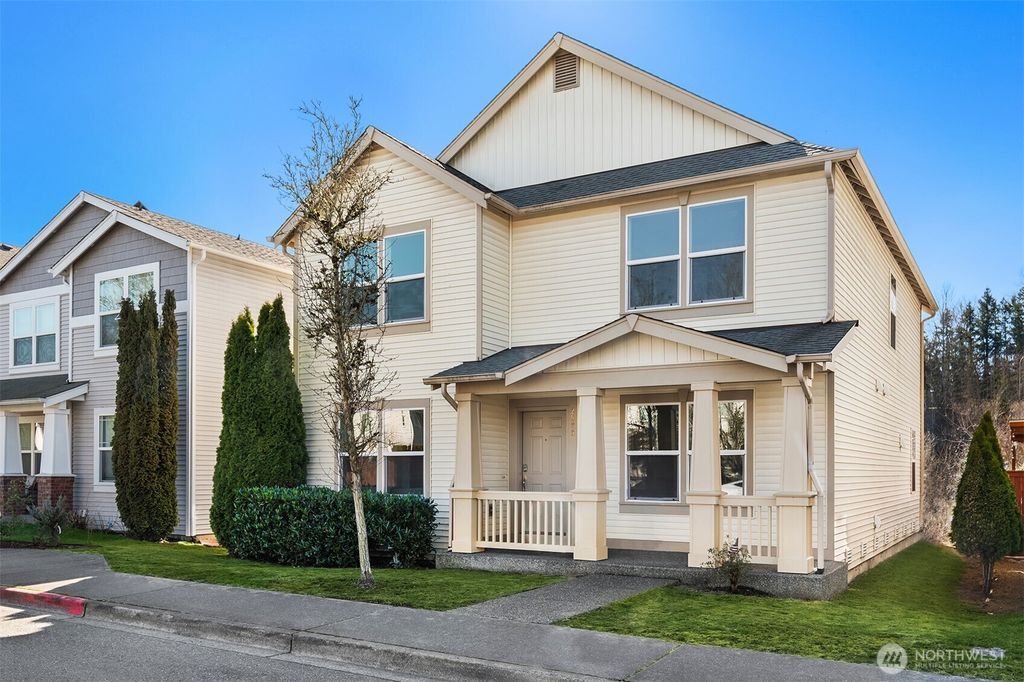 Photo of 2529 NE 1st Street, Renton, WA 98056 (MLS # 2322070)