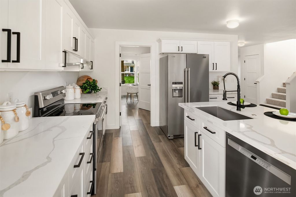 Photo of 2529 NE 1st Street, Renton, WA 98056 (MLS # 2322070)