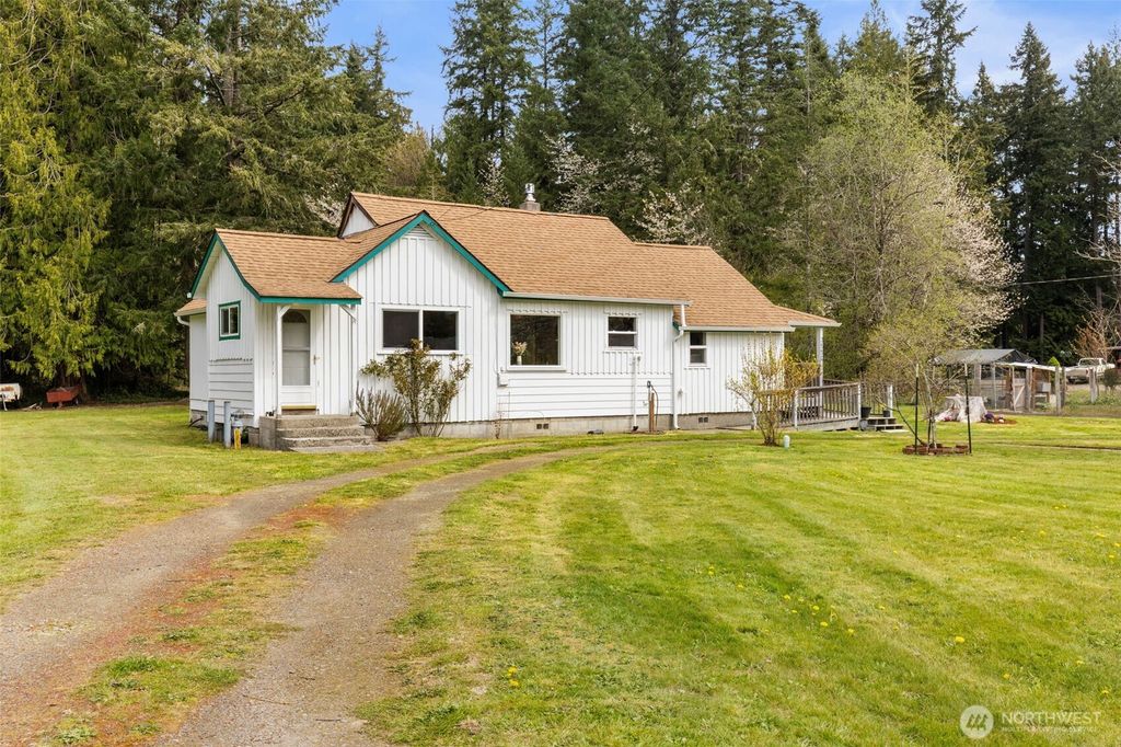 Photo of 3550 NW Mountian View Road, Silverdale, WA 98383 (MLS # 2506386)