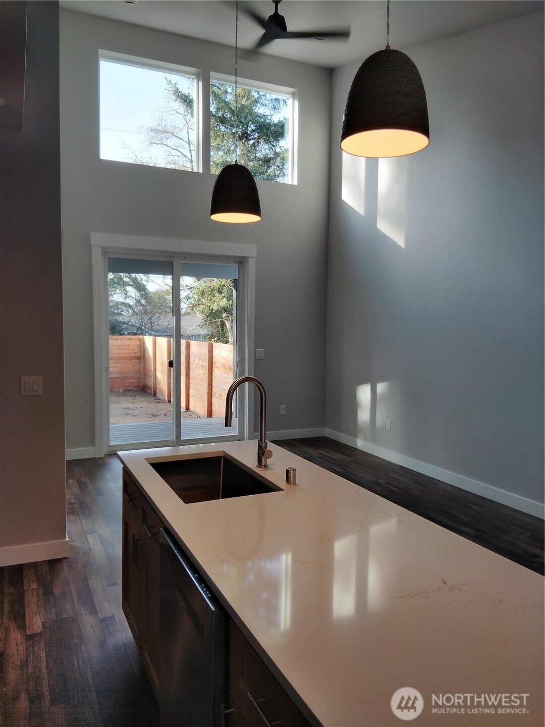 659 Sunset Avenue NE