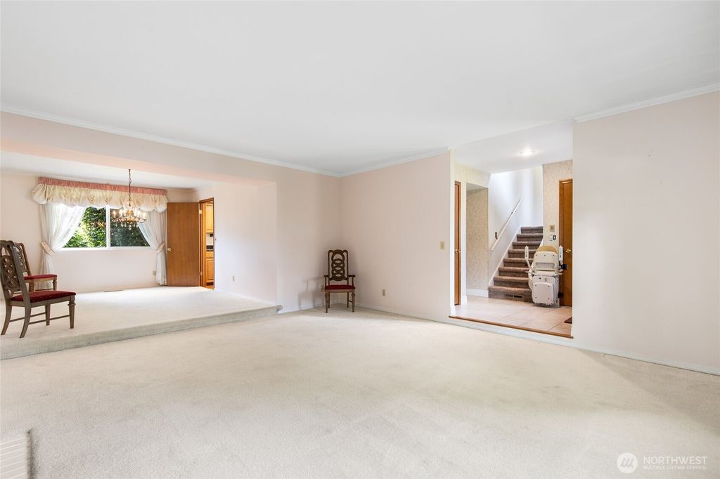 Photo of 13811 119th Avenue NE, Kirkland, WA 98034 (MLS # 2395232)