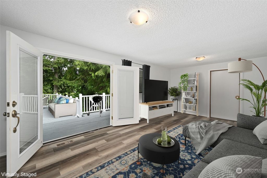 Photo of 16435 239th Avenue SE, Issaquah, WA 98027 (MLS # 2056669)